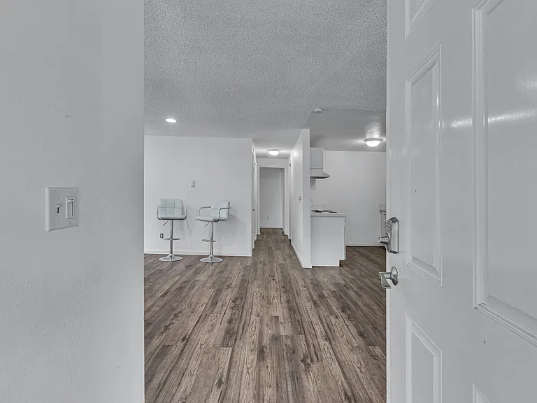 2406 N St NE #D — Photo 3