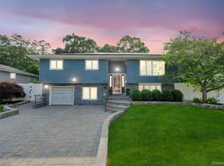 15 Fairway Drive, Old Bethpage, NY 11804