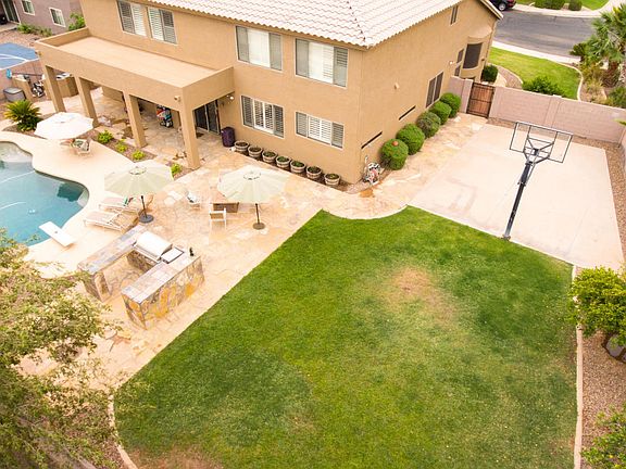 3rd image of 1290 E Horseshoe Dr