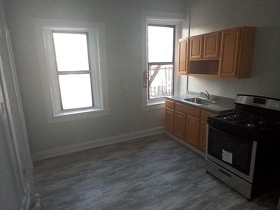 5th image of 73 N Broadway #2