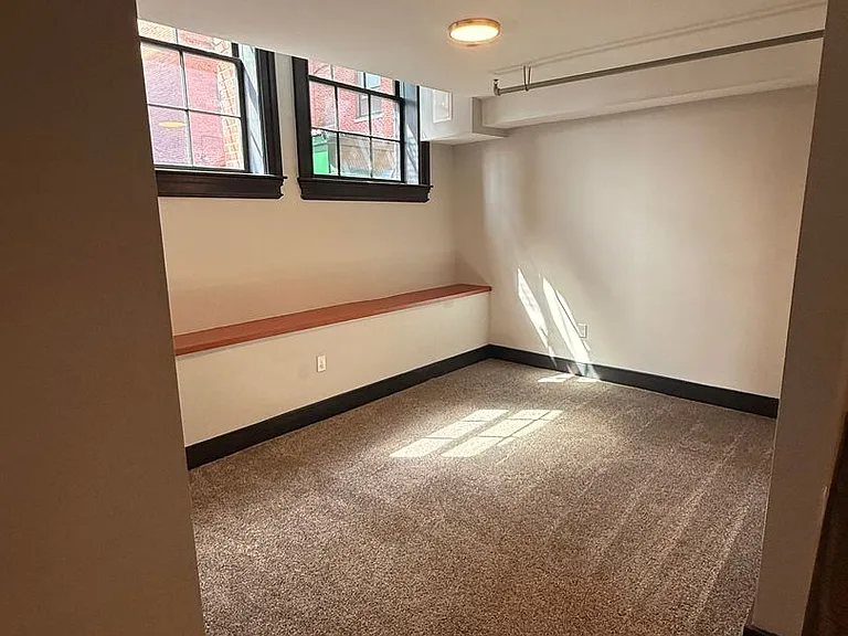 26 Washington Ave — Photo 2
