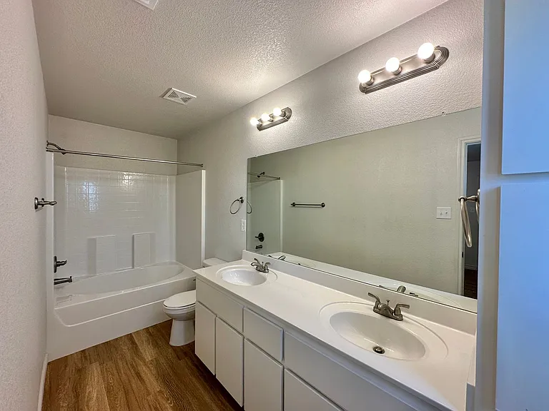 1809 Clovis Dr — Photo 15