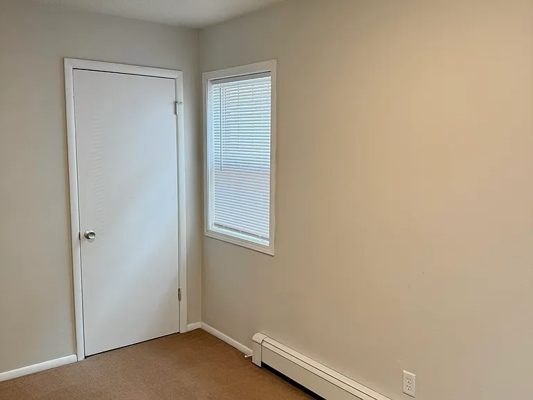 515 E Burlington St #3S — Photo 7