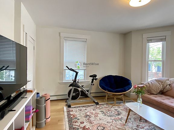 3rd image of 319 Columbia St #11