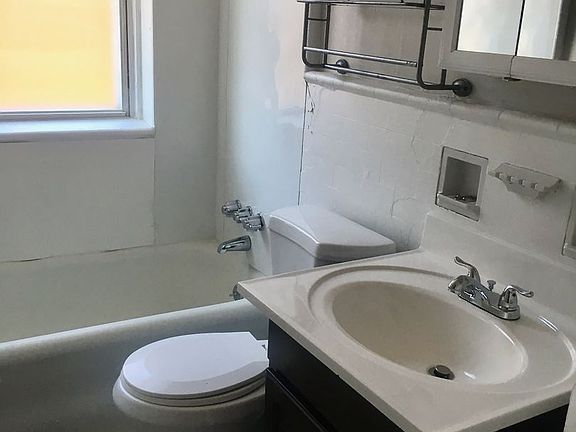 5th image of 1401 Mervin Ave #11