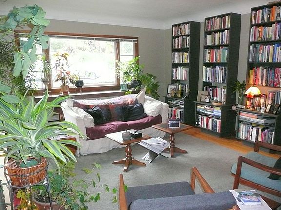 Extra window in living room bring in great light