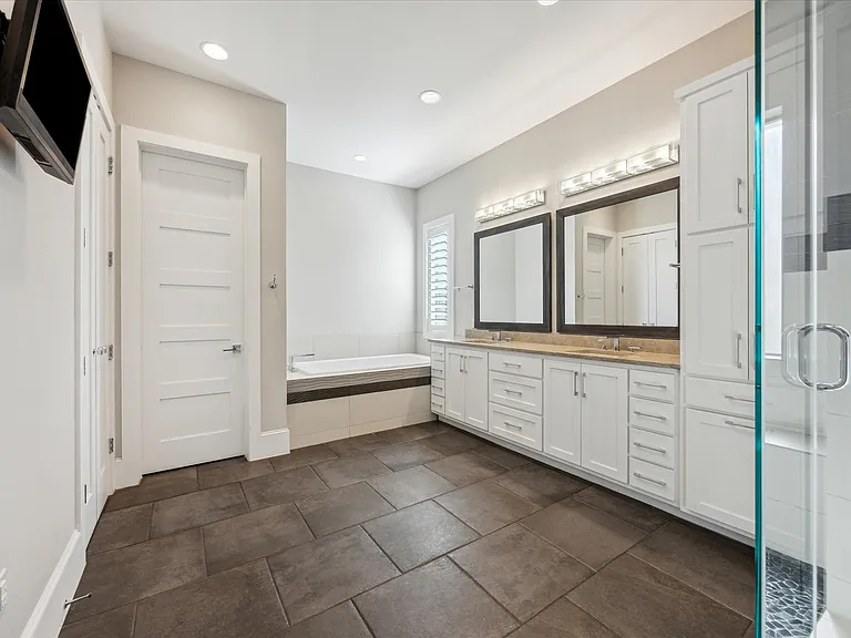 2604 Arion Cir — Photo 12