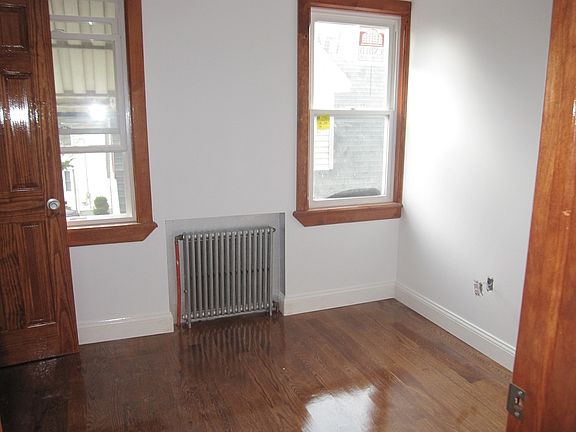 4th image of 49 Livingston Ave