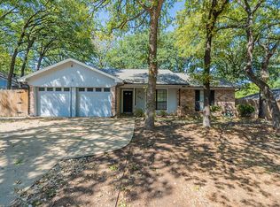 1113 Lake Ridge Dr, Azle, TX 76020