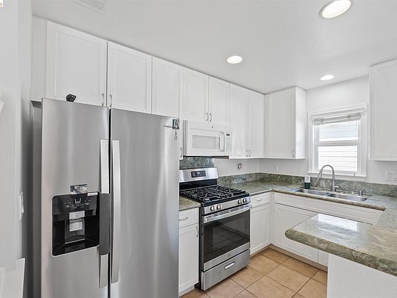 5th image of 742 Cottage Ct