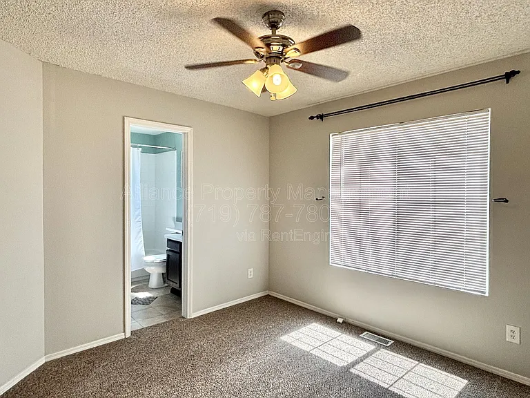 212 Oxbow Dr — Photo 18