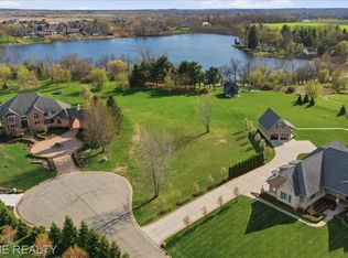69225 Lake Point Ct, Romeo, MI 48065