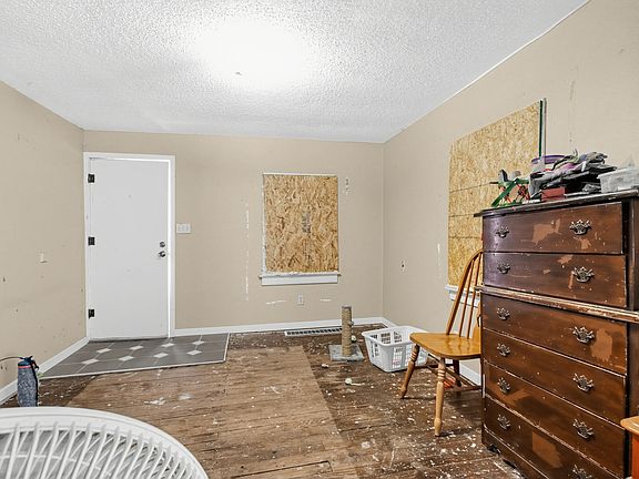 3rd image of 306 S Maple St