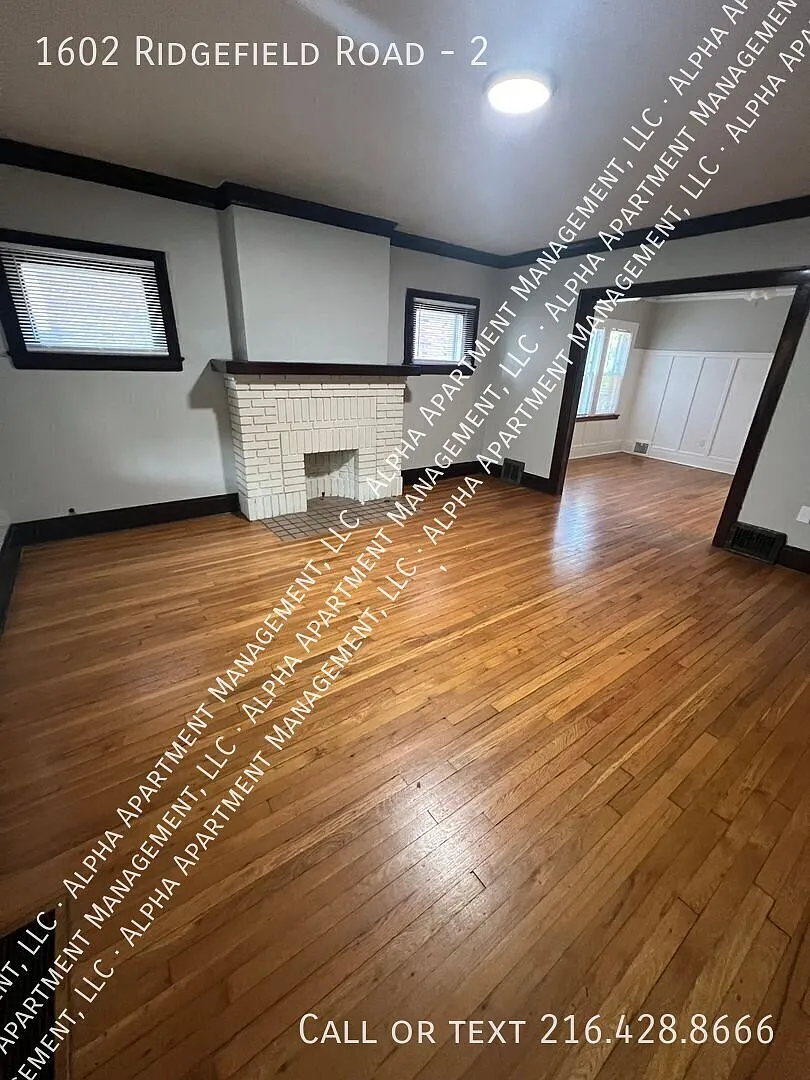 Spacious one bedroom — Photo 3
