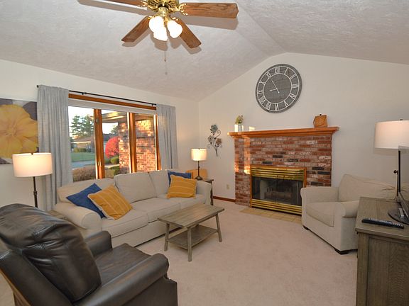 4th image of 2210 Anita Ln