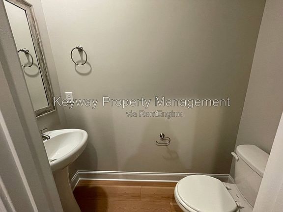 5th image of 3239 Venetian Dr