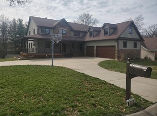 101 Cedar Mill Dr, Saint Charles, MO 63304