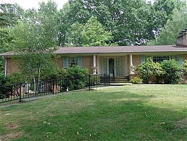 1st image of 820 Lillian Dr