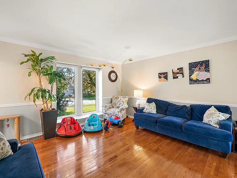 44831 Huntington Dr — Photo 14