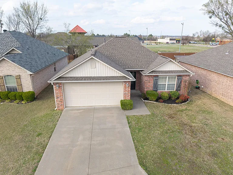 2701 Dyllan Ct — Photo 3