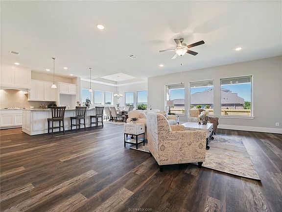 4th image of 4408 Egremont Pl