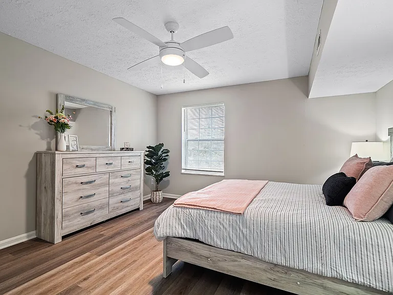 Cherry Tree Village Apartments — Photo 275