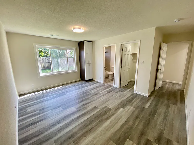 1124 Camellia Dr — Photo 6