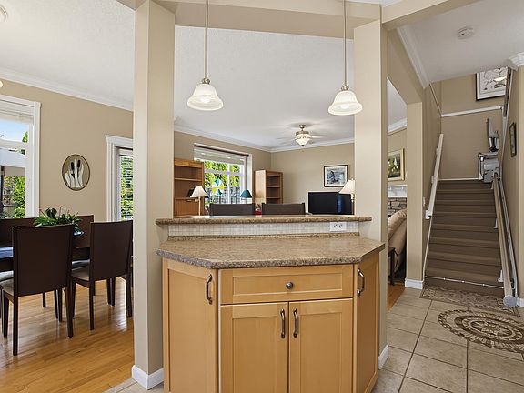 4th image of 32849 Egglestone Ave #10