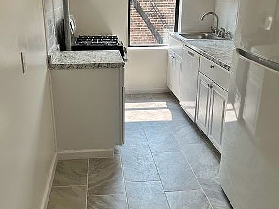 3rd image of 333 E 209th St APT 18
