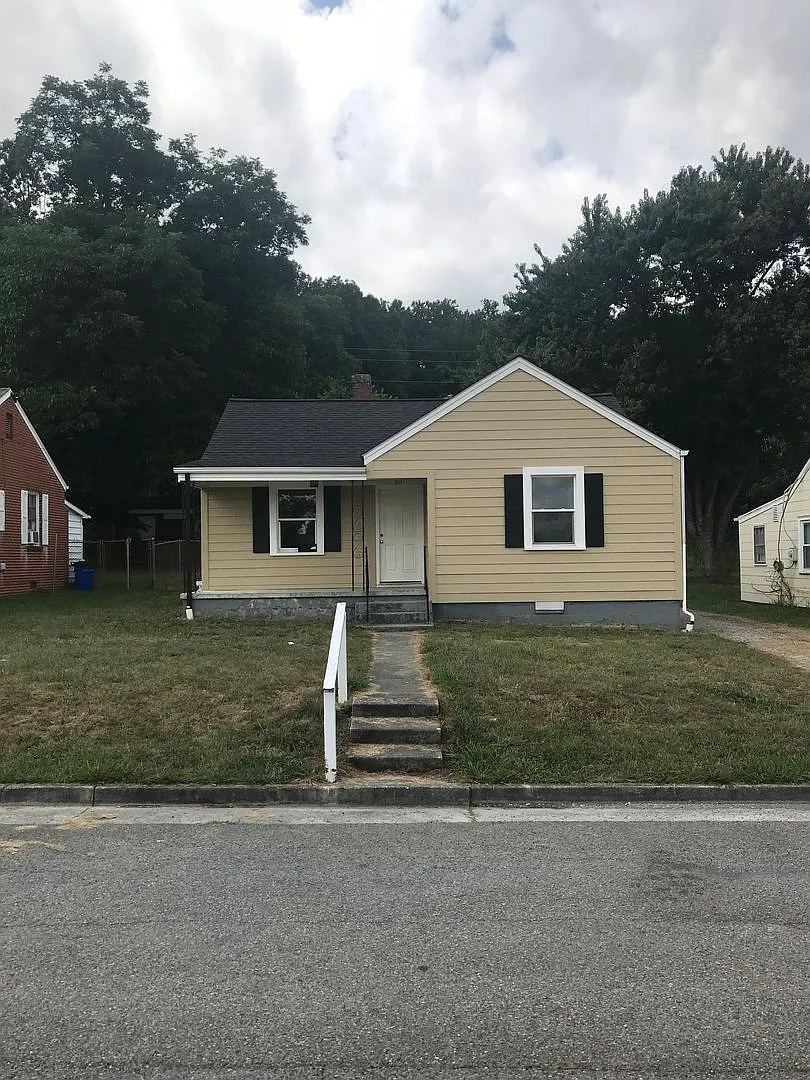 Beautiful Four Bedroom Two Bath Home being renovated and available soon in Radford — Photo 2