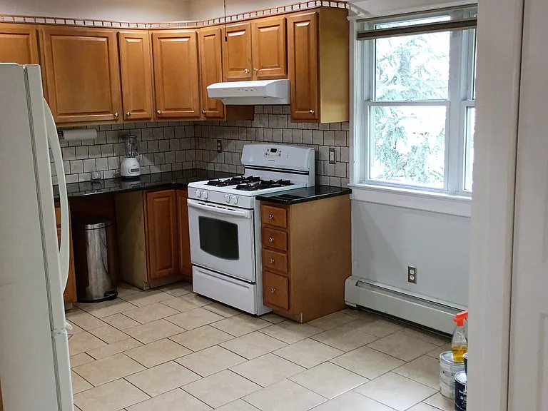 Magnolia Ave — Photo 2