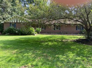 123 Anthony Dr, East Flat Rock, NC 28726