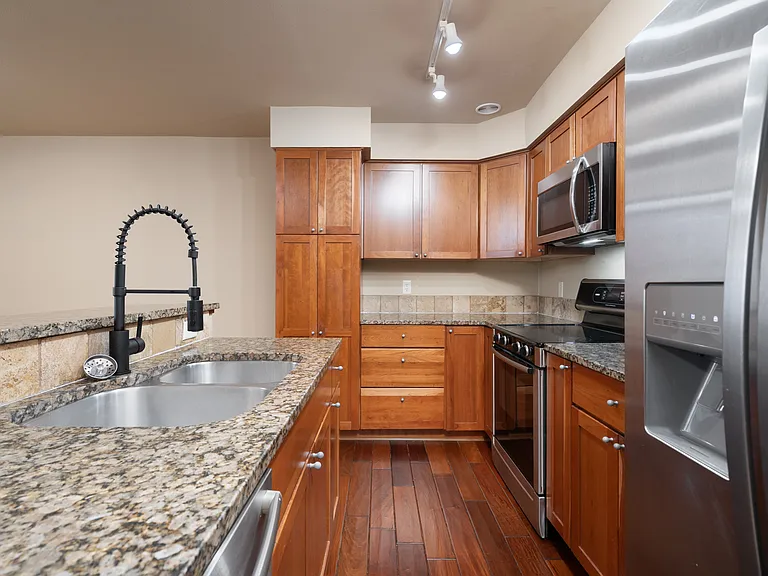 4310 Blue Heron Cir #206 — Photo 8