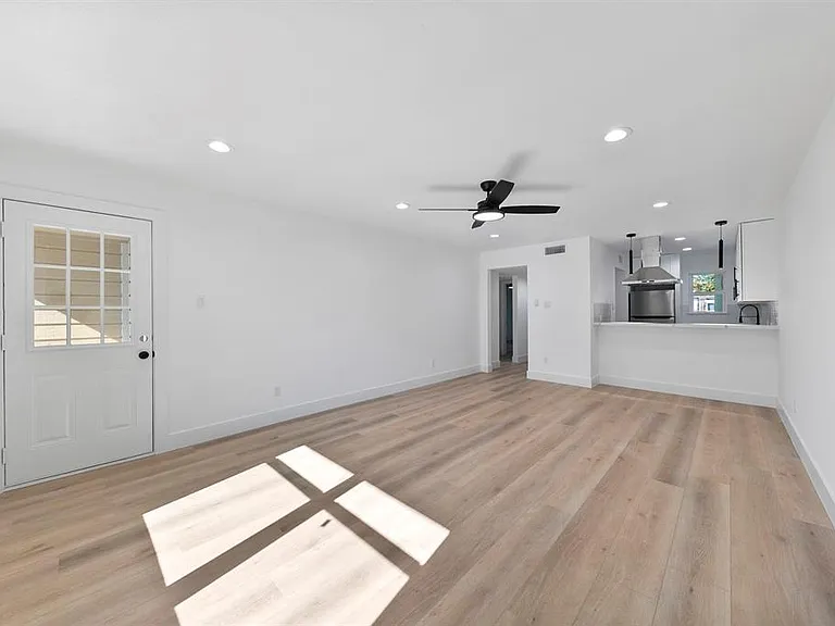 1514 Wirt Rd #4 — Photo 8