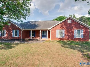 127 Castleton Dr, Harvest, AL 35749