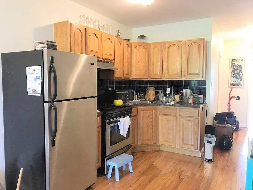 1st image of 310 5th Ave APT 4L