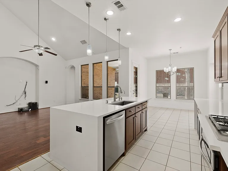 6819 Saint Francis Ct — Photo 9