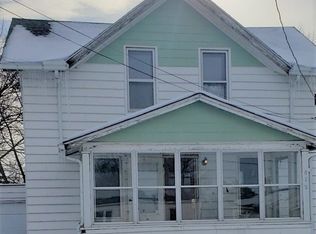 812 W 4th St, Dixon, IL 61021