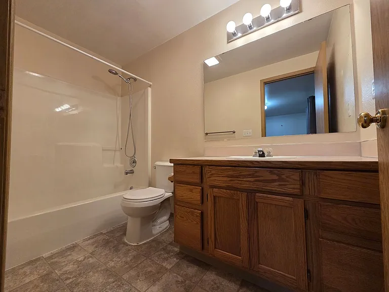 21835 Crest Ln SE — Photo 21