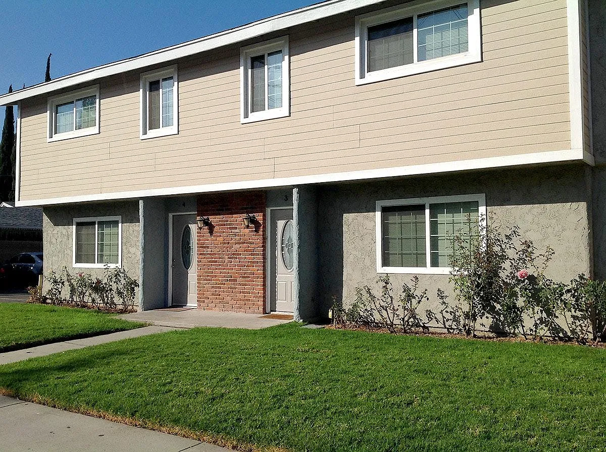 4 bed, 1100 sqft, $3,200 — Photo 3