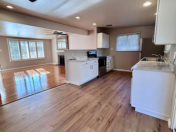4th image of 705 Wasatch Dr