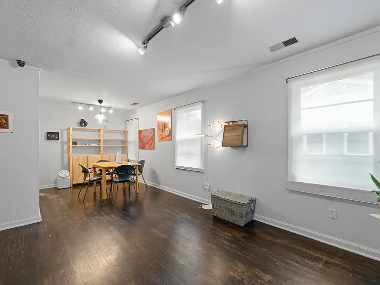 1343 Dearing Rd — Photo 3