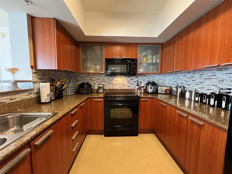 16699 Collins Ave #2109 — Photo 7