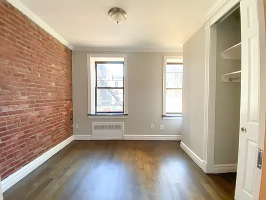 Rented by Nest Seekers International | media 12