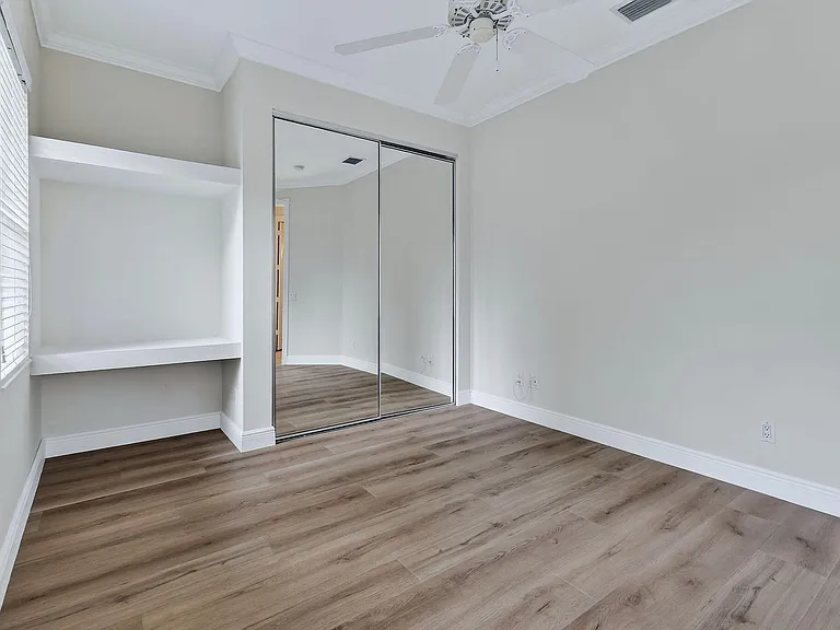 303 Caravelle Dr — Photo 41
