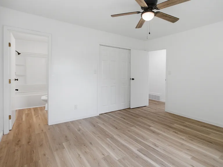 1308 Perry Ave — Photo 23