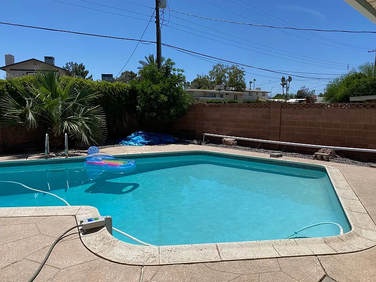 1043 E Loma Vista Dr — Photo 17