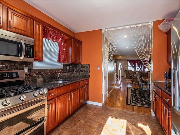5th image of 13932 Glassboro Ave