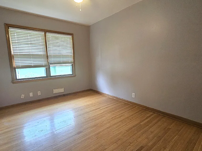3 bed, 2.0 bath, 1225 sqft, $2,095 — Photo 10