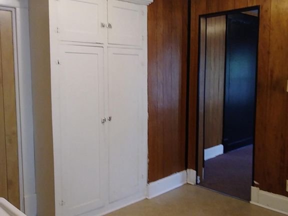 3rd image of 518 W Walnut St APT 2